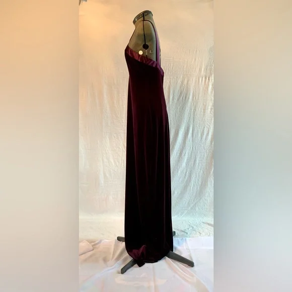 Vintage - David Meister Velvet Burgundy Formal Dress. Size 8 - Picture 2 of 7